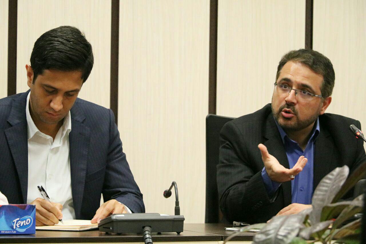 گزارش تصویری نشست دکتر رهبری و اعضای هیات موسس انجمن های هنری کیش با مهندس علی عرب، مدیرعامل شرکت عمران و خدمات( ۱۶مهر ۹۷)