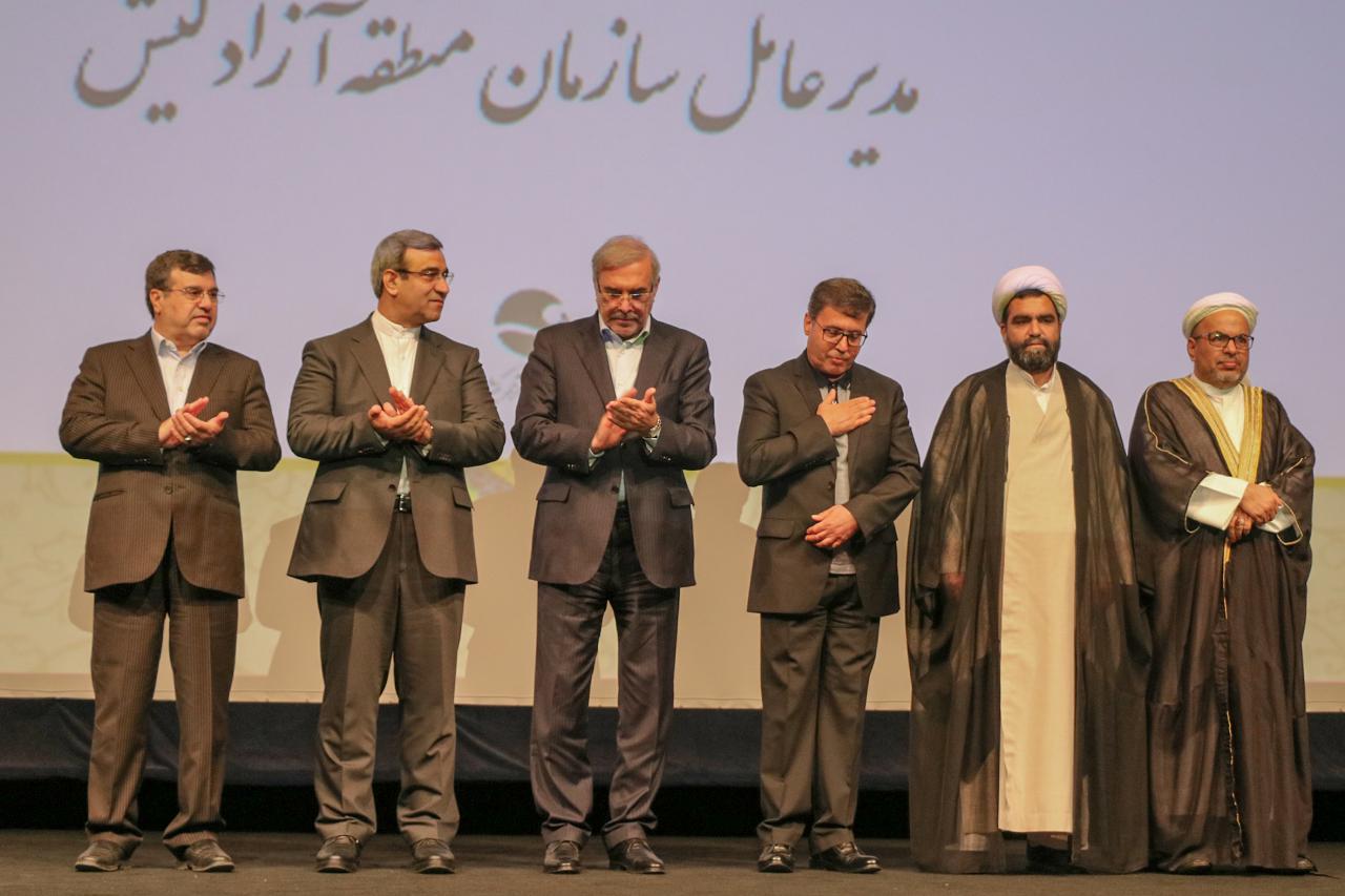 دکتر انصاری لاری در قاب خوش خاطرات ساکنین جزیره کیش ثبت شد و دکتر مظفری سکان دار کشتی کیش گردید