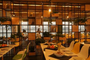 بزرگترین رستوران زیر آب دنیا در کیش افتتاح شد/عکس: نسرین فائق