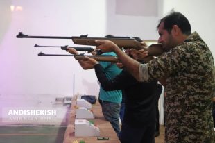 گزارش تصویری : برگزاری مسابقات تیر اندازی با اسلحه بادی به مناسبت گرامیداشت هفته دفاع مقدس در جزیره کیش/عکس : امیر رضا سیم ریز