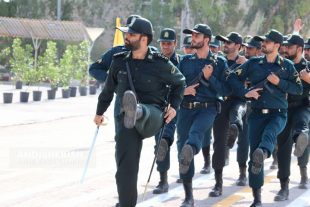 گزارش تصویری : صبحگاه مشترک نیروهای مسلح جزیره کیش به مناسبت هفته نیروی انتظامی/ عکس : امیررضا سیم ریز