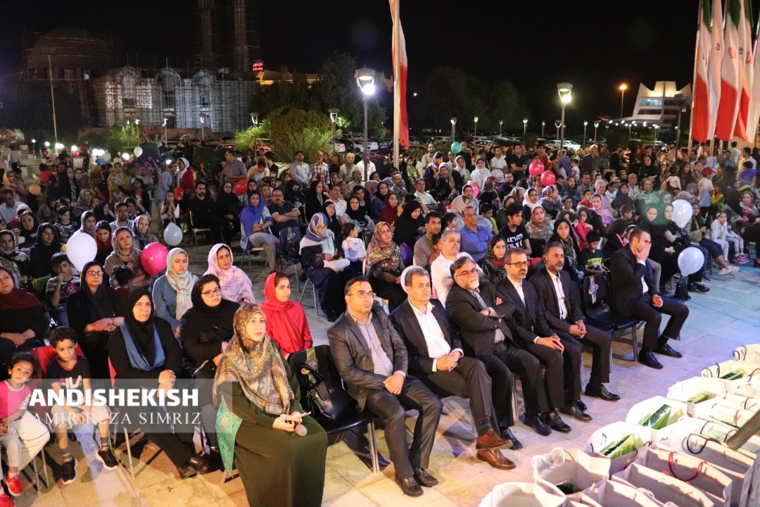 گزارش تصویری : اختتامیه نمایشگاه کتاب کیش / عکس : امیررضا سیم ریز گزارش تصویری : اختتامیه نمایشگاه کتاب کیش / عکس : امیررضا سیم ریز