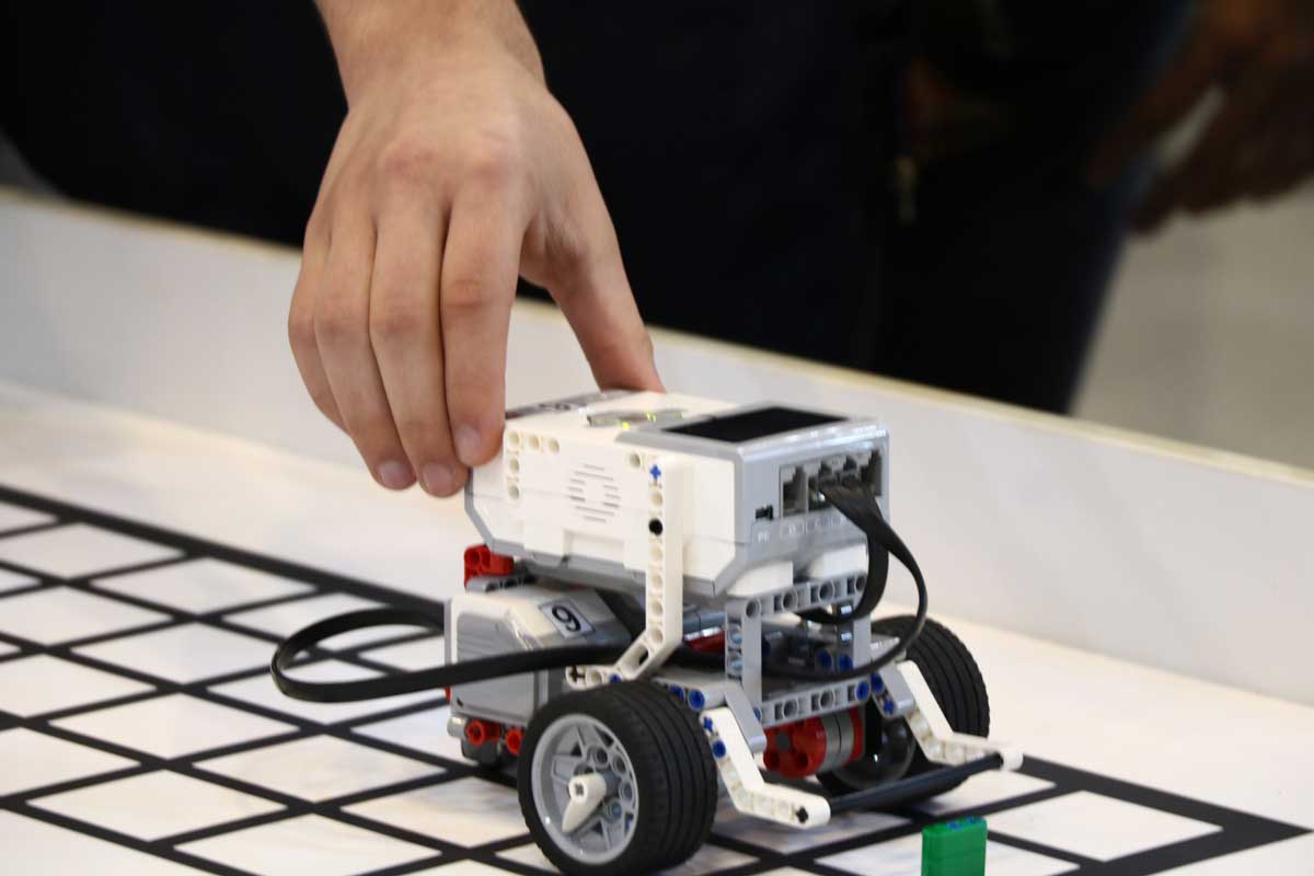 شروع به کار اولین دوره مسابقات بین المللی دانش آموزی رباتیک در جزیره کیش شروع به کار اولین دوره مسابقات بین المللی دانش آموزی رباتیک در جزیره کیش