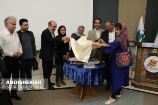 گزارش تصویری : مراسم رونمایی از کتابهای کودک ابراهیم حسن بیگی با حضور کارشناس مهمان سیدعلی کاشفی خوانساری و جمعی از  اهالی فرهنگ و ادب کیش / عکس : امیررضا سیم ریز