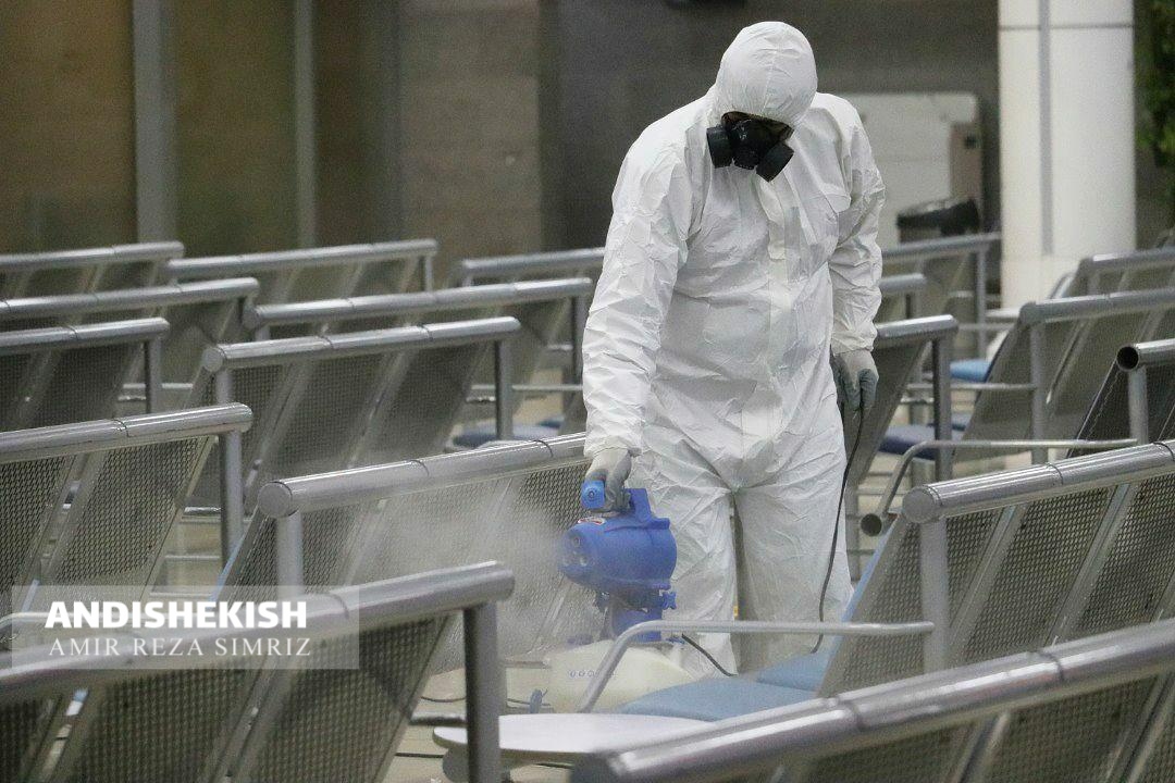 گزارش تصویری : عملیات ضد عفونی مجموعه ترمینال‌ها و اماکن فرودگاهی ، بندرگاهی و مینی بوس های خطی کیش / عکس : امیر رضا سیم ریز