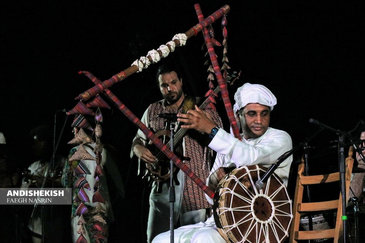 گزارش تصویری : اجرای موسیقی جنوبی در شب موسیقی جزیره ( مجموعه ساحلی آوای خلیج فارس)/عکس : نسرین فائق