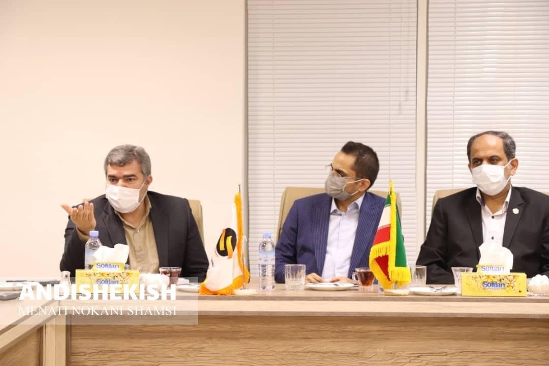 نشست هم اندیشی اعضای انجمن سرمایه گذاران و کارآفرینان کیش و رئیس اداره امور مالیاتی کیش