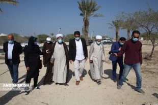 گزارش تصویری :  بازدید امام جمعه جزیره کیش از سواحل آزادسازی شده کیش/عکس : نسرین فائق